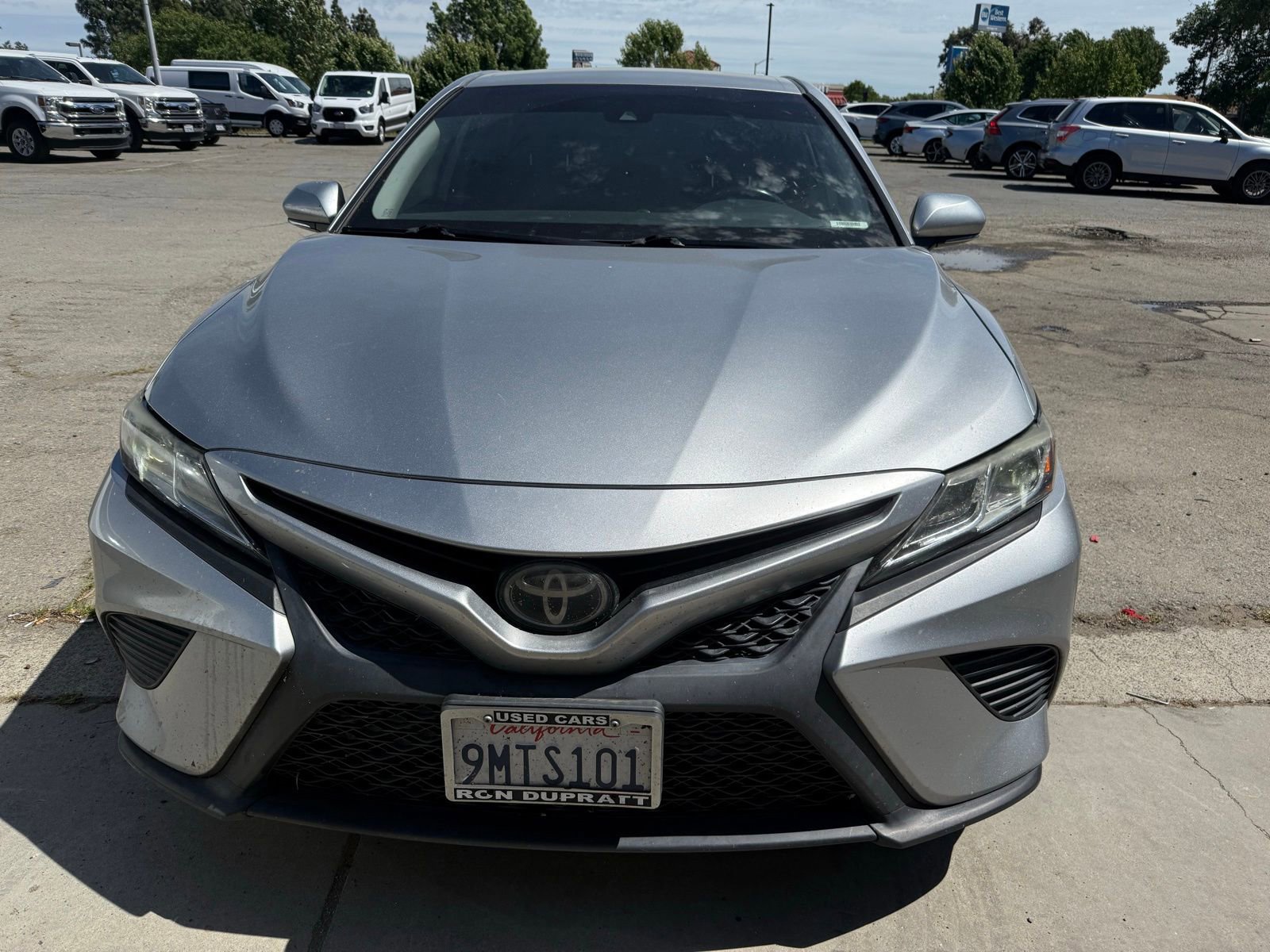 Used 2019 Toyota Camry SE w/ Convenience Package FWD image 8