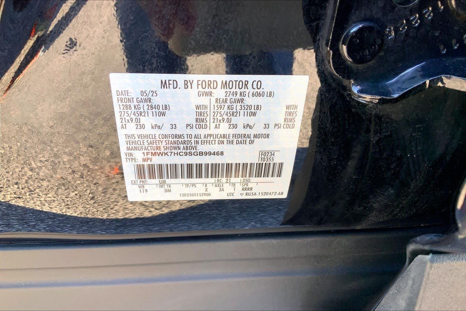 Certified 2025 Ford Explorer Platinum w/ Ultimate Package RWD image 30