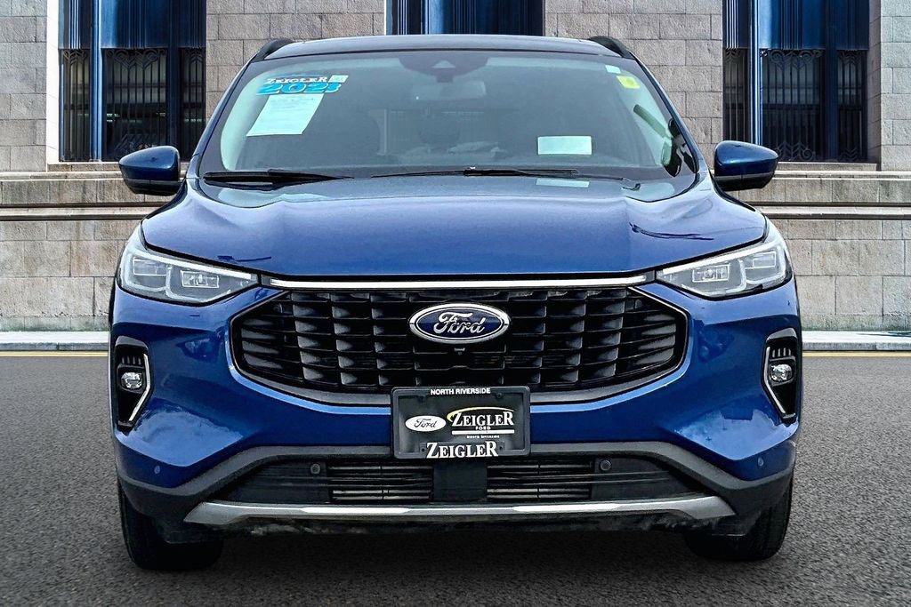 Certified 2023 Ford Escape Platinum w/ Premium Technology Package AWD/4WD image 3