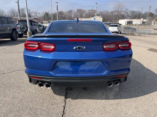 Used 2020 Chevrolet Camaro LT w/ Technology Package image 3