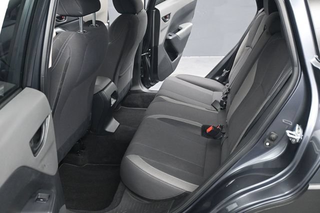 Used 2025 Subaru Crosstrek 2.5i Premium AWD/4WD image 5