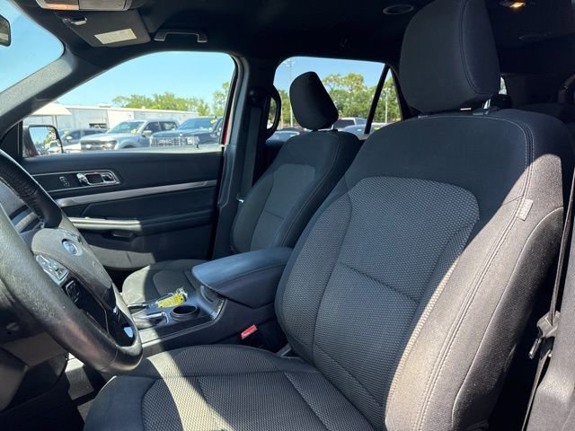 Certified 2019 Ford Explorer XLT FWD image 8