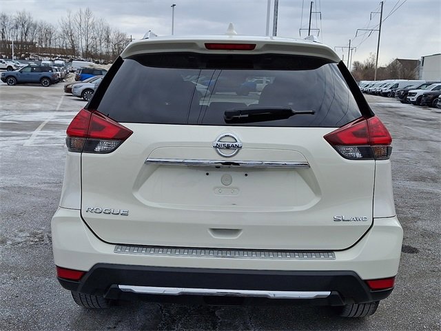 Used 2017 Nissan Rogue SL w/ SL Premium Package image 3