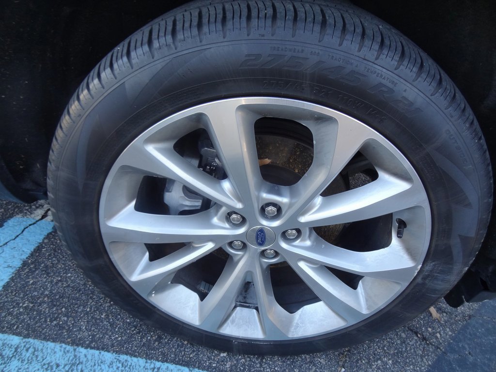 Certified 2022 Ford Explorer Platinum w/ Equipment Group 601A image 16