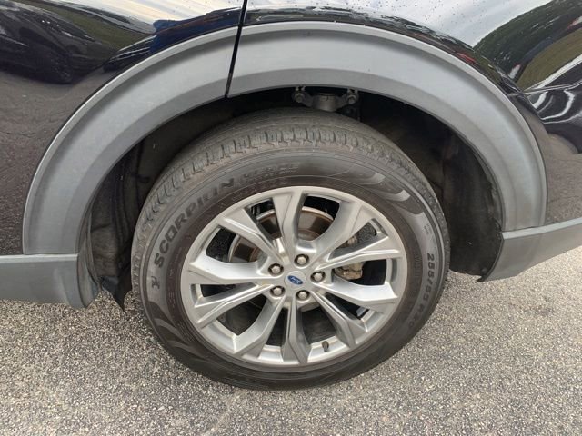 Certified 2023 Ford Explorer XLT w/ Equipment Group 202A AWD/4WD image 38