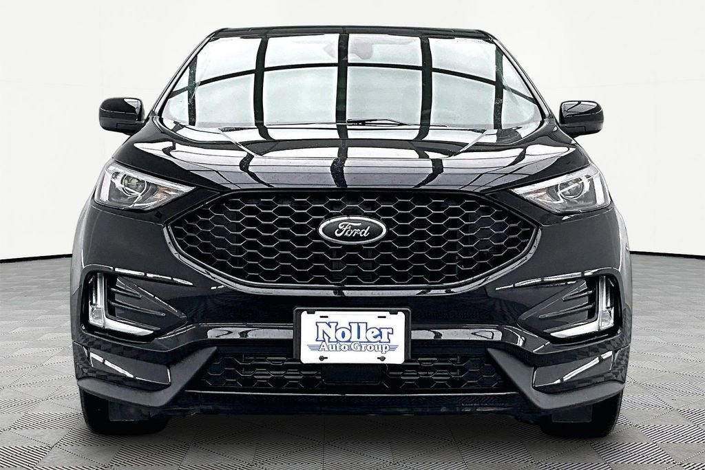 Certified 2024 Ford Edge ST-Line AWD/4WD image 3
