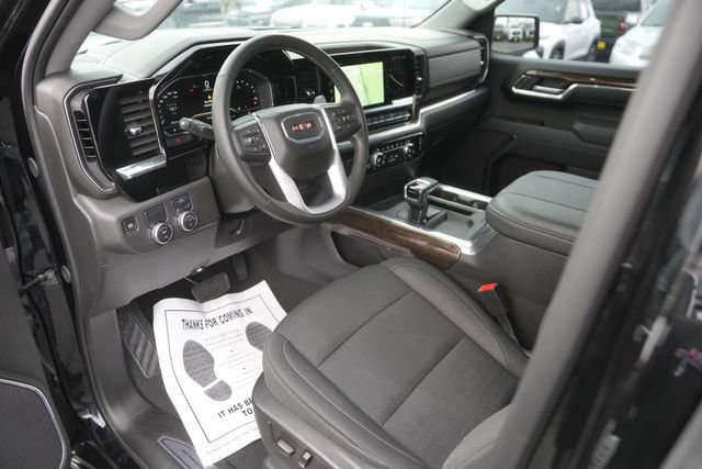 Used 2025 GMC Sierra 1500 Elevation image 8