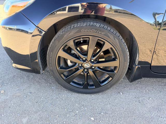 Used 2017 Nissan Altima 2.5 SR w/ Midnight Edition Package FWD image 5