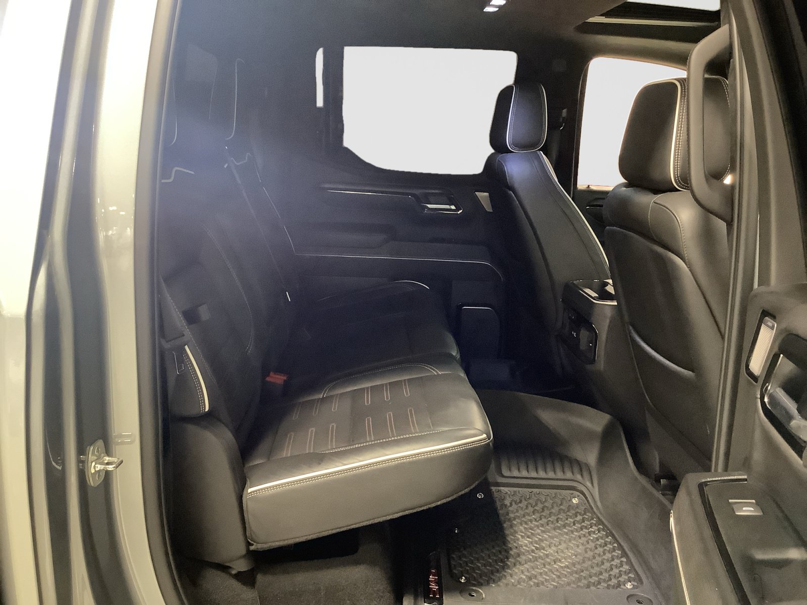 Used 2025 GMC Sierra 1500 AT4X AWD/4WD image 18