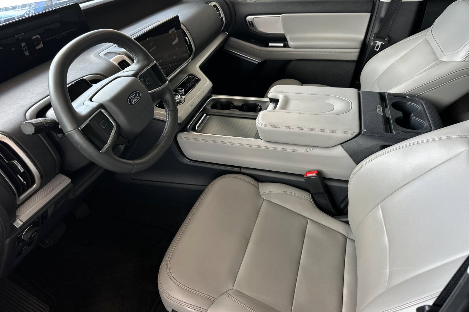 Certified 2025 Ford Expedition Active AWD/4WD image 9