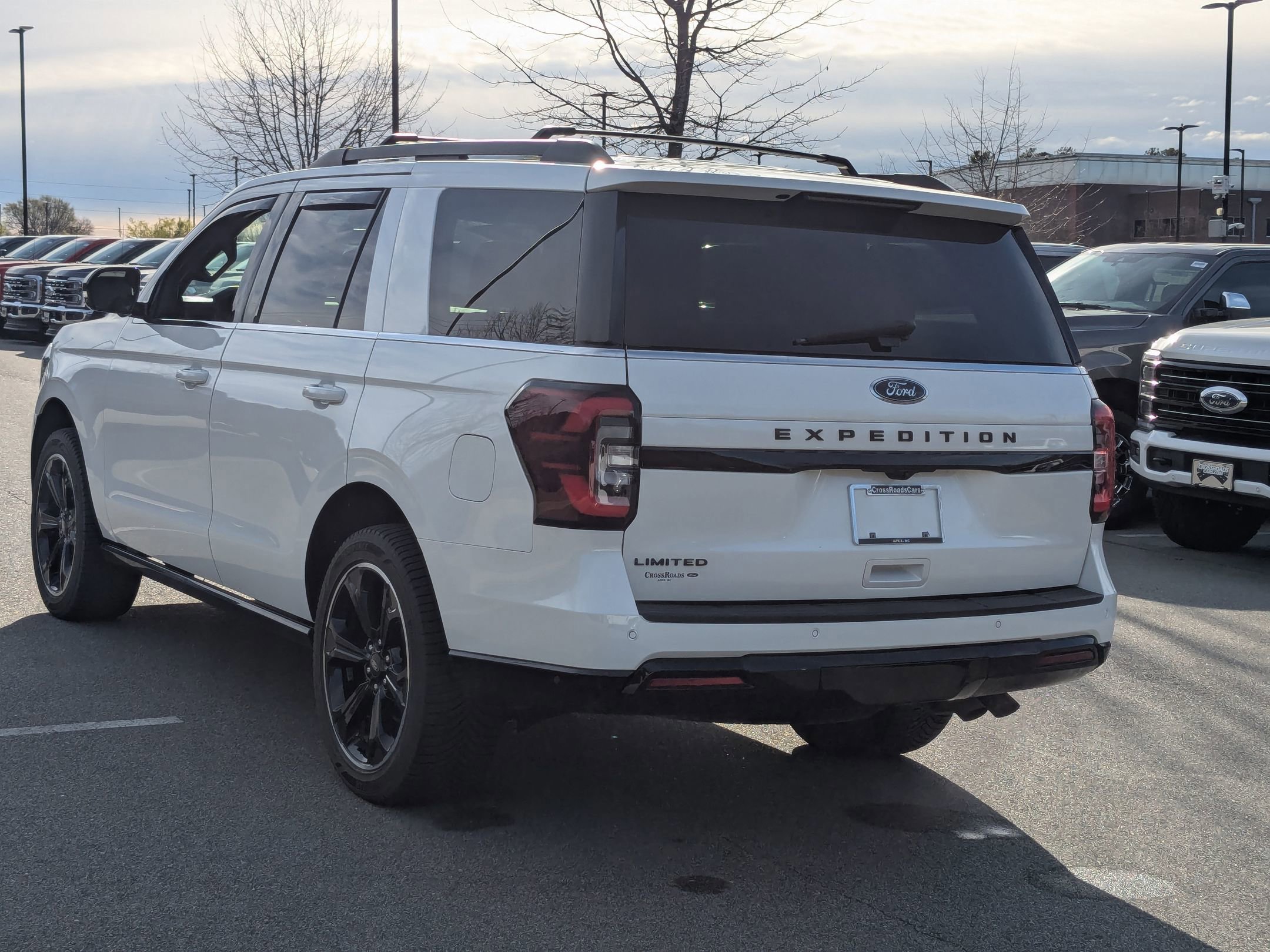 Certified 2022 Ford Expedition Limited image 3