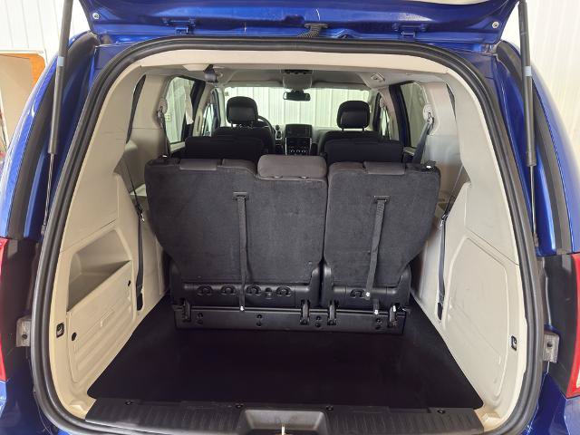 Used 2019 Dodge Grand Caravan SE w/ UConnect Hands-Free Group FWD image 11