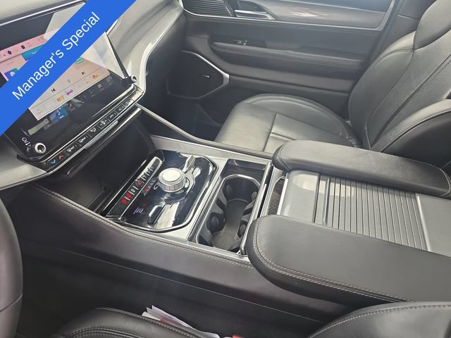 Used 2022 Jeep Wagoneer Series II AWD/4WD image 29