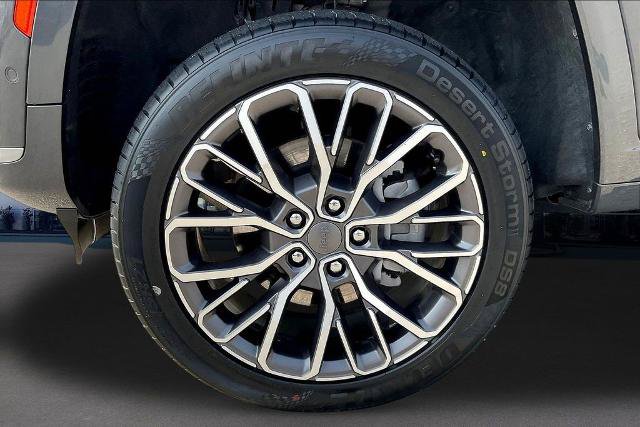 Used 2024 Jeep Grand Cherokee L Summit AWD/4WD image 35