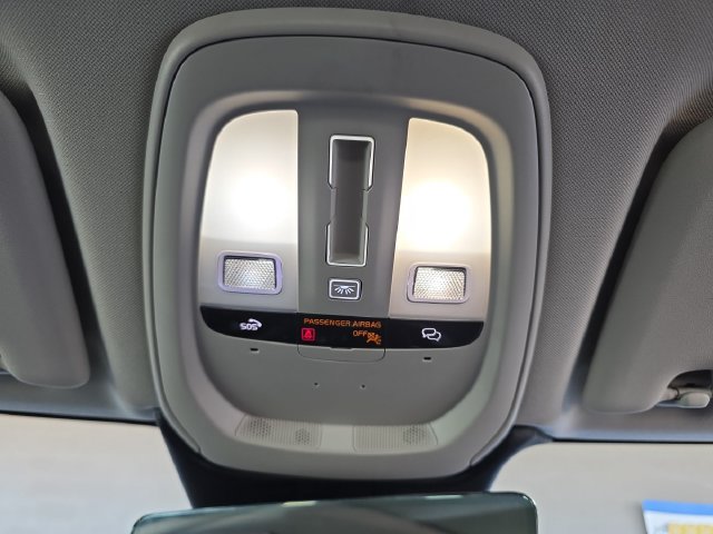 Used 2023 Volvo XC60 B5 Plus w/ Protection Package Premier FWD image 7