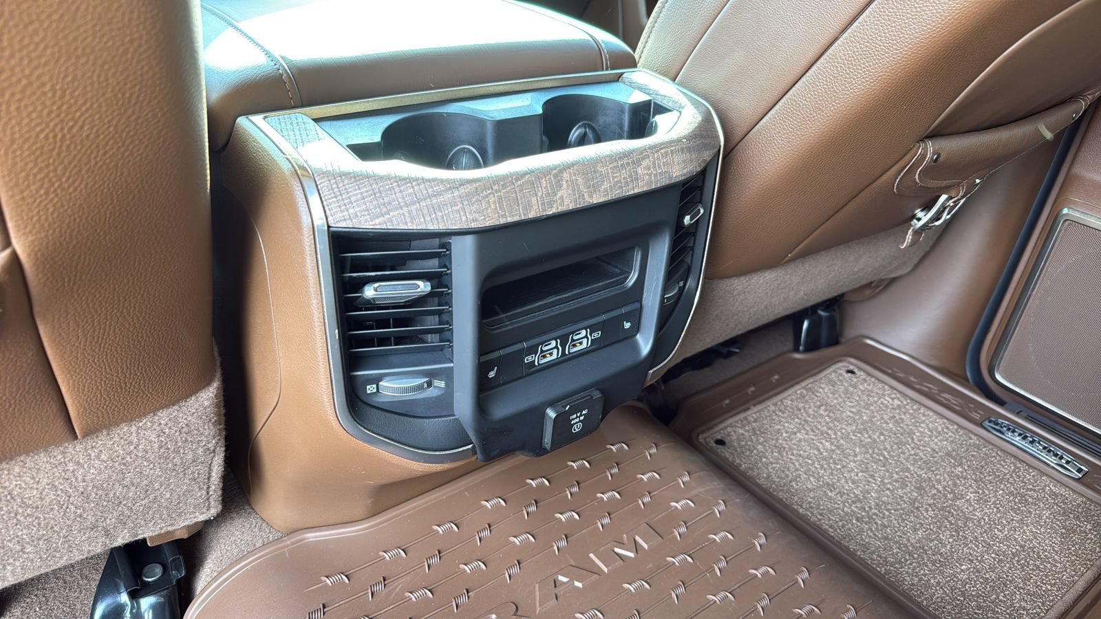 Used 2022 RAM 2500 Limited AWD/4WD image 28
