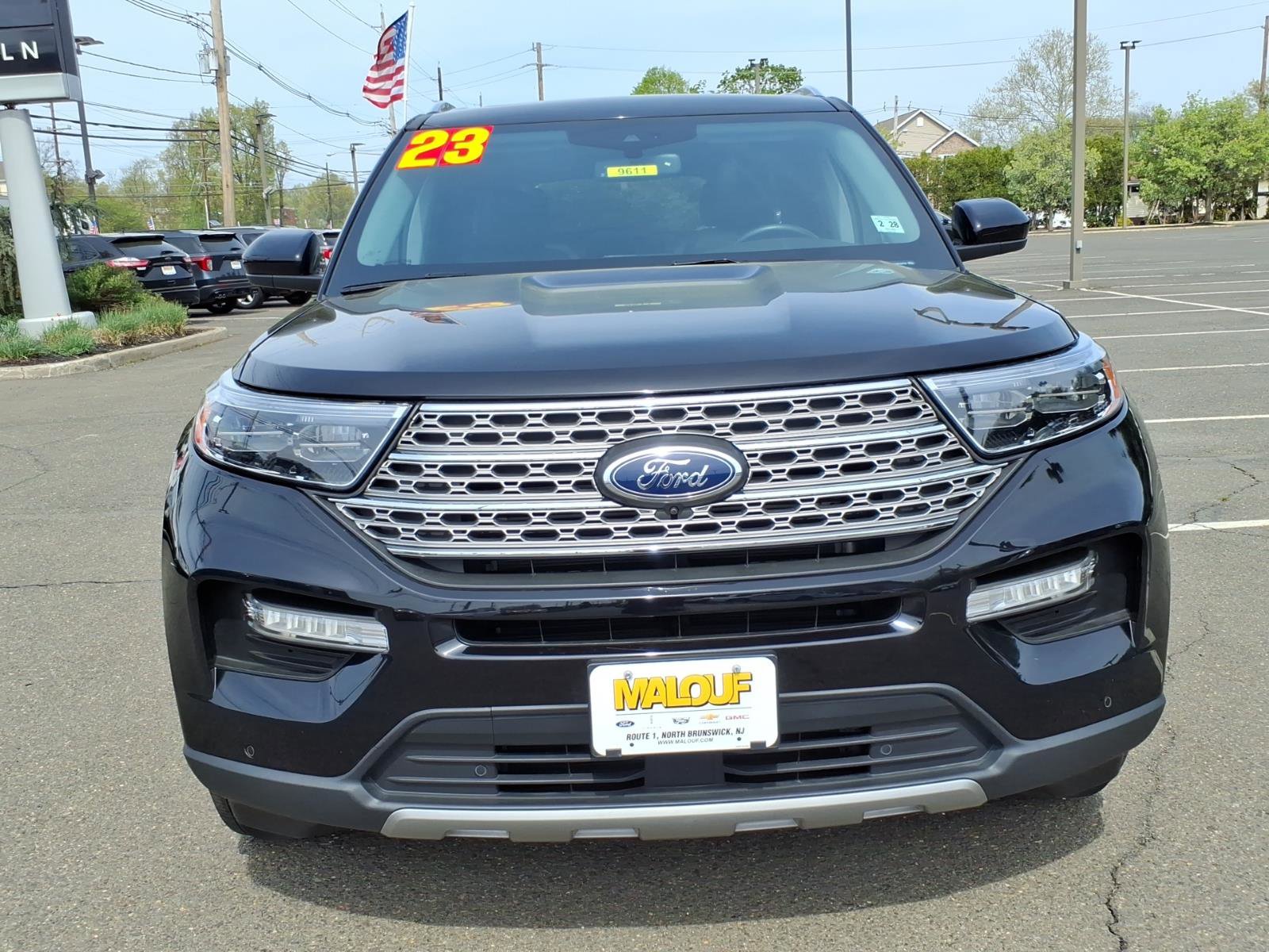 Certified 2023 Ford Explorer Limited AWD/4WD image 2