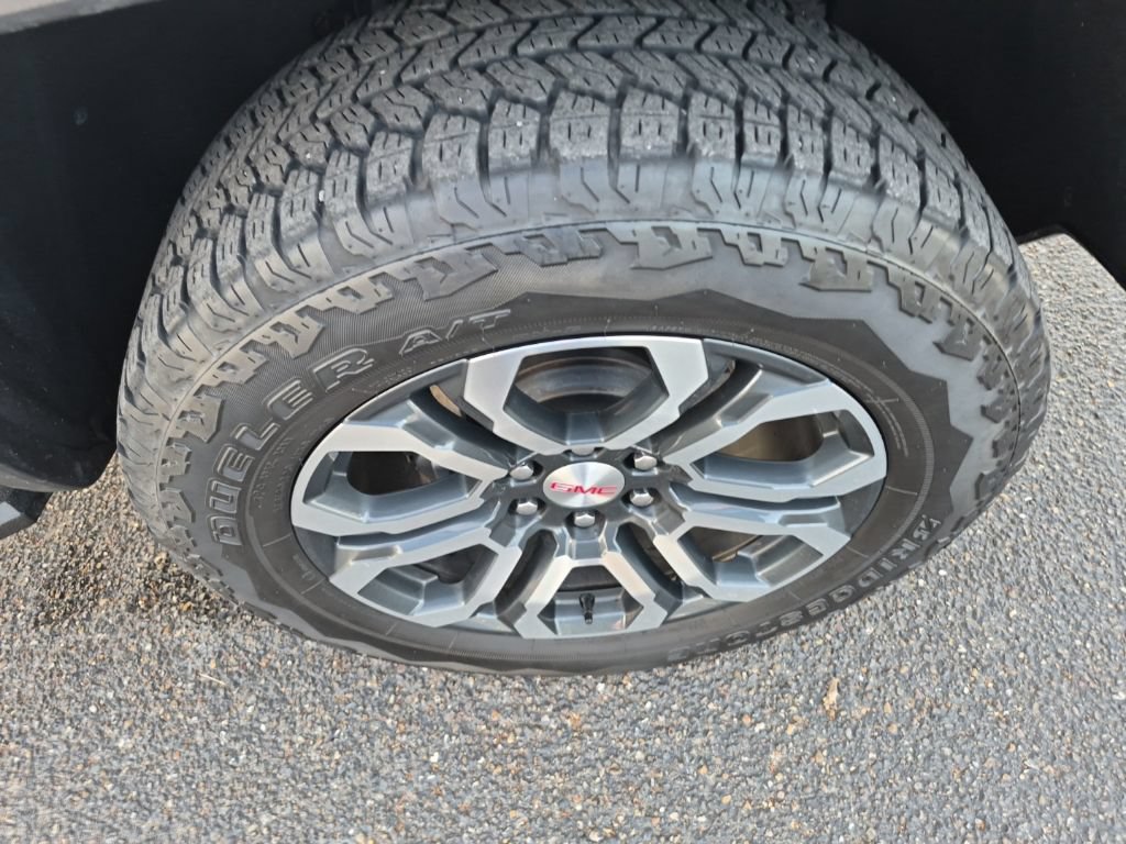 Used 2024 GMC Canyon AT4 AWD/4WD image 24