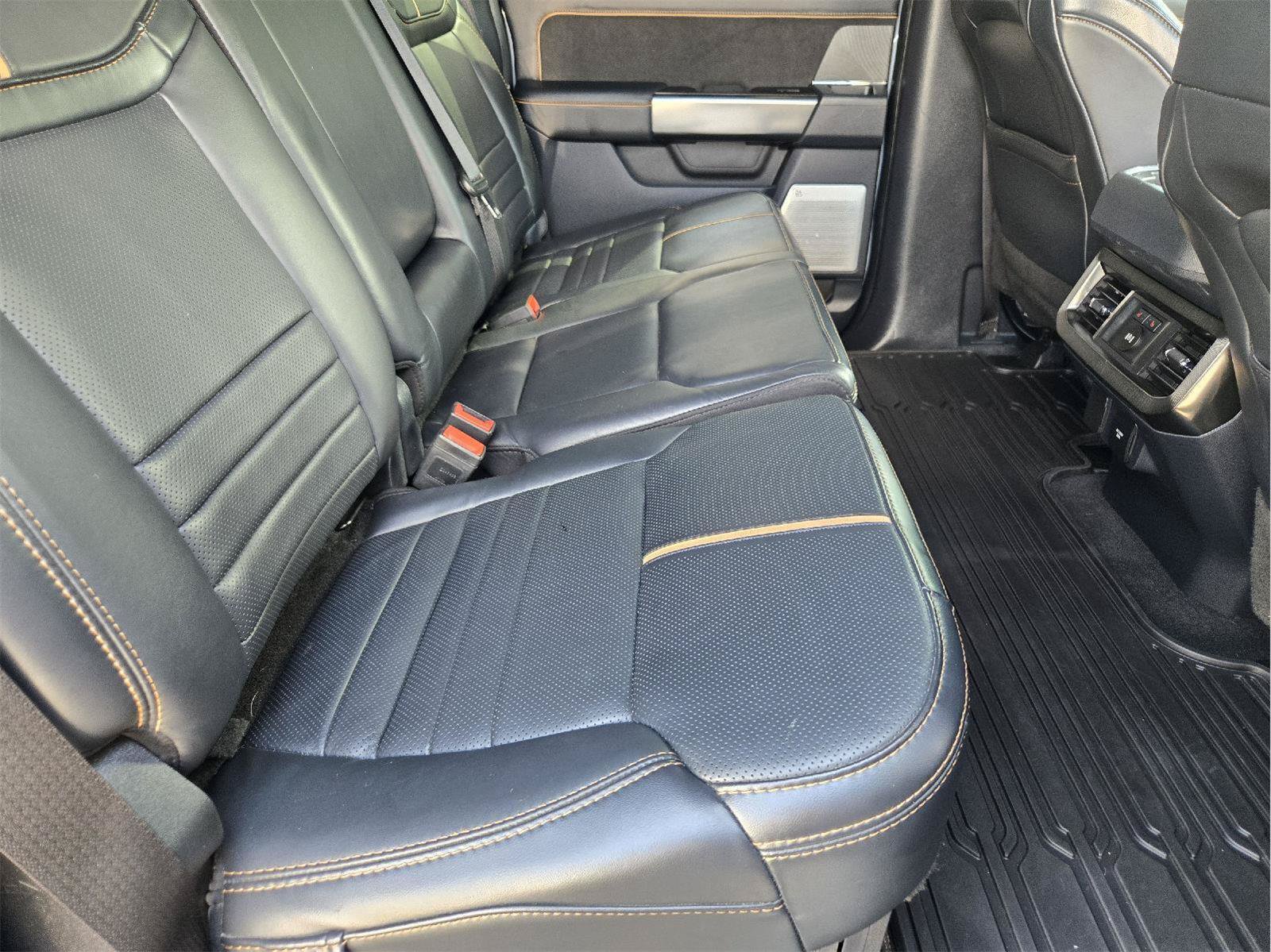 Certified 2024 Ford F250 Platinum w/ FX4 Off-Road Package AWD/4WD image 31
