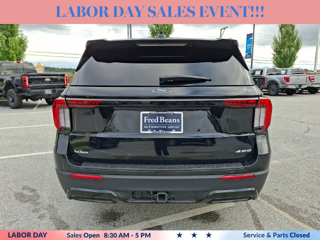 Certified 2025 Ford Explorer ST-Line w/ Premium Package AWD/4WD image 9