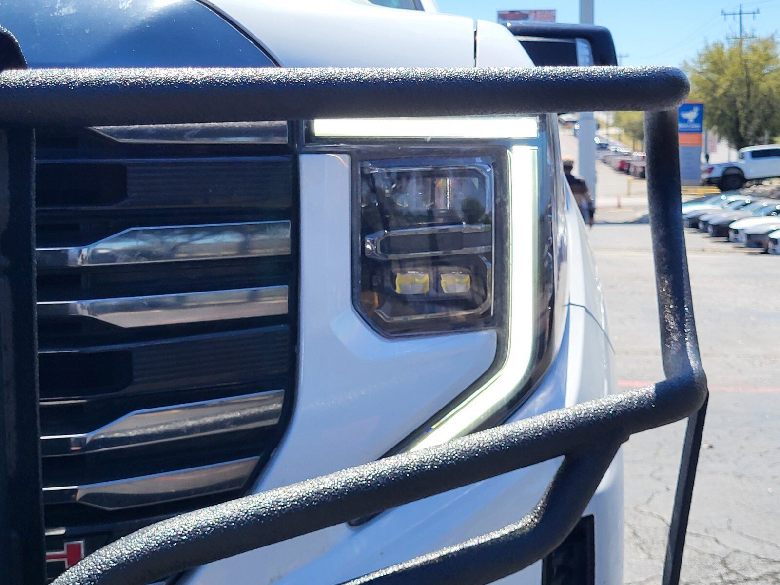 Used 2023 GMC Sierra 1500 AT4 w/ AT4 Premium Package image 11