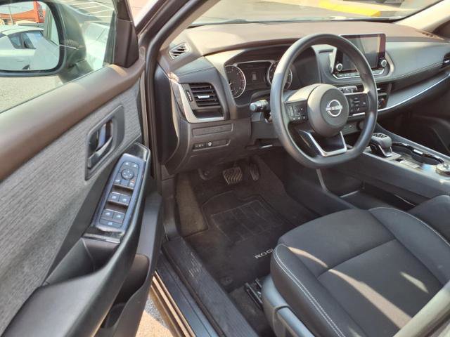 Used 2023 Nissan Rogue S image 8