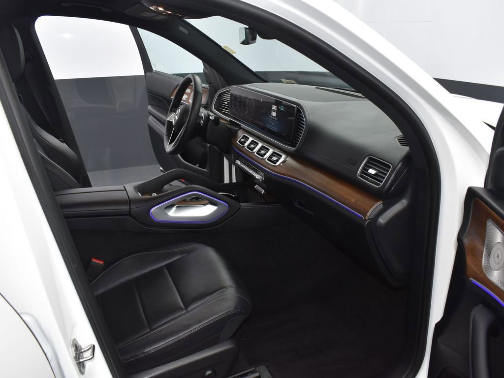 Used 2025 Mercedes-Benz GLS 450 4MATIC image 17