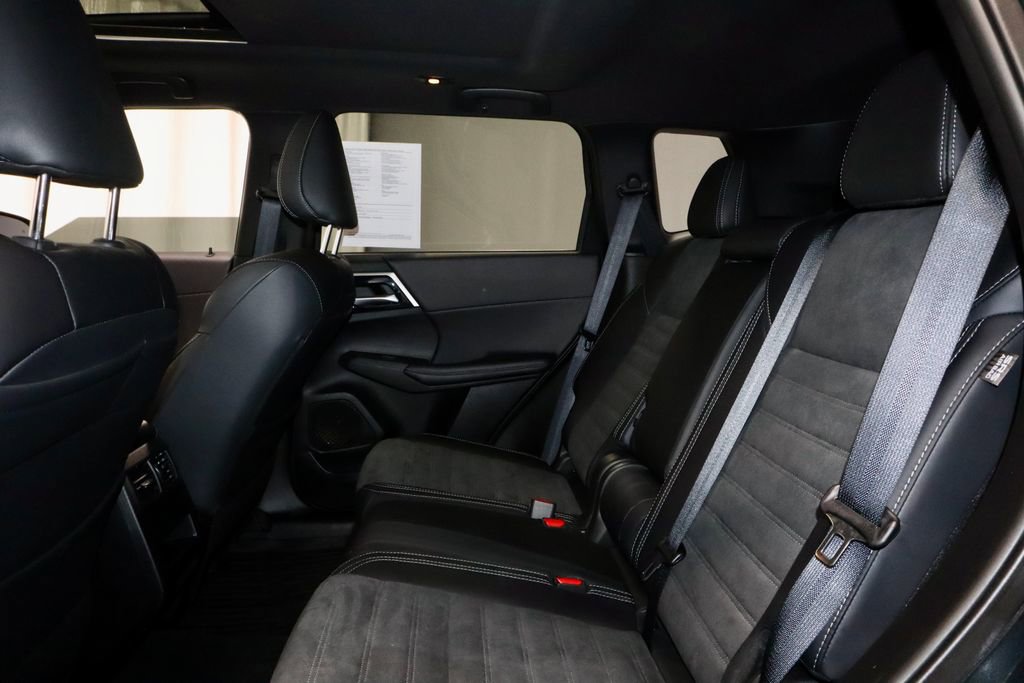Used 2024 Mitsubishi Outlander SE Black Edition AWD/4WD image 22