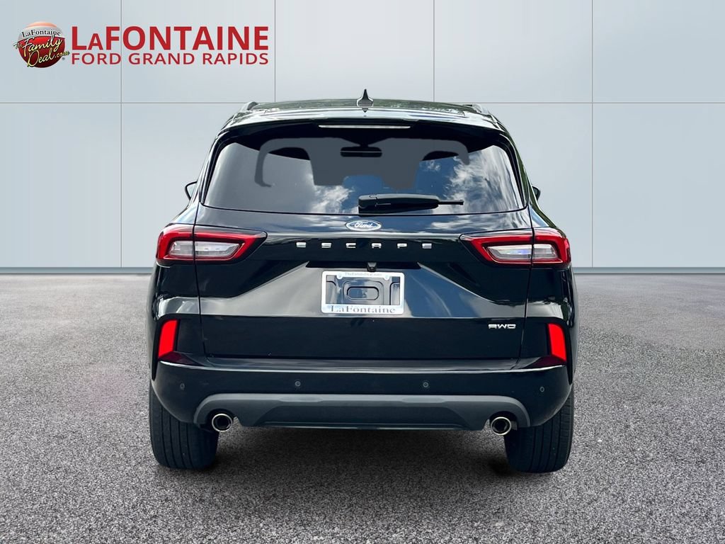 Certified 2023 Ford Escape ST-Line Elite w/ Premium Technology Package AWD/4WD image 6