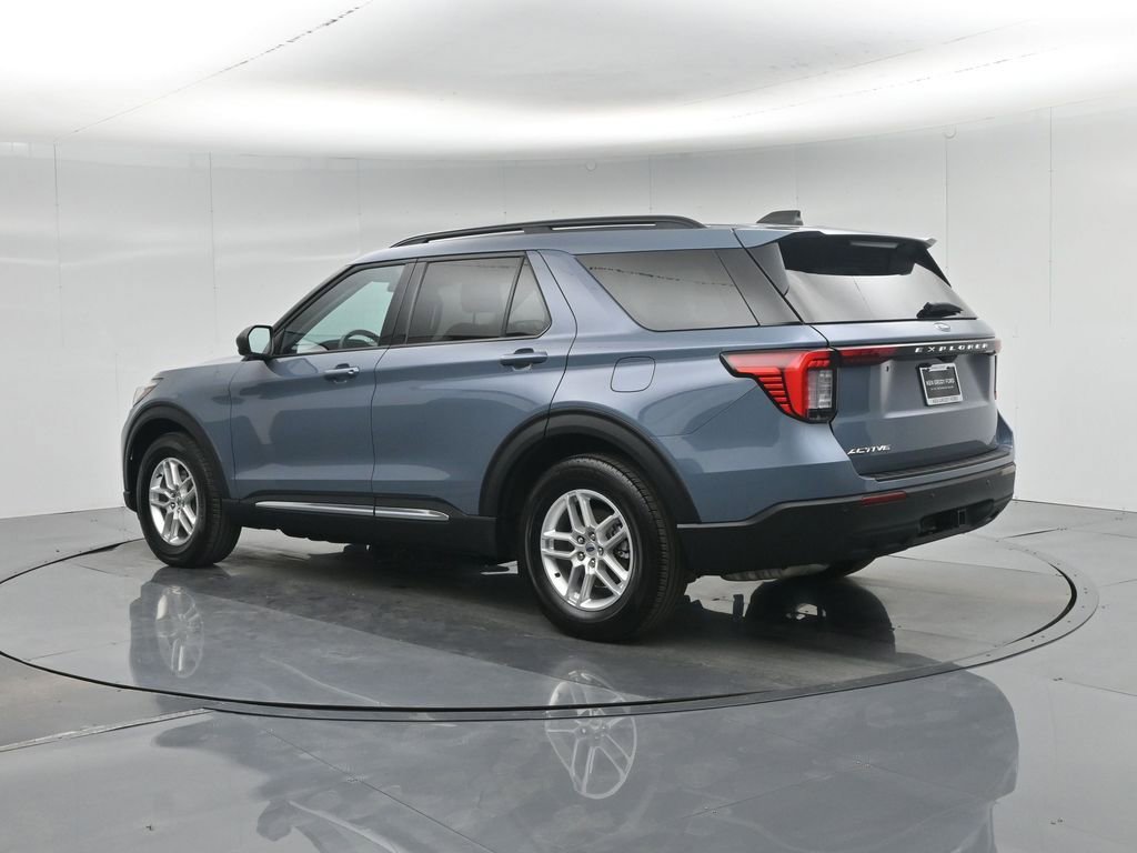Certified 2025 Ford Explorer Active RWD image 7