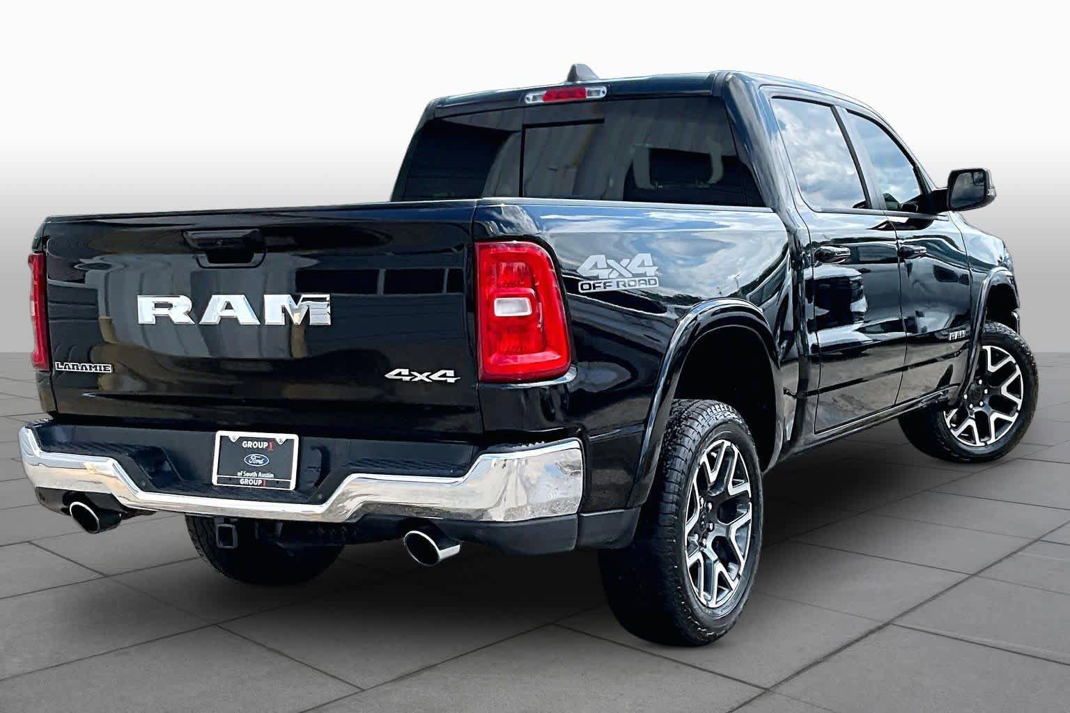 Used 2025 RAM 1500 Laramie w/ Off Road Group AWD/4WD image 6
