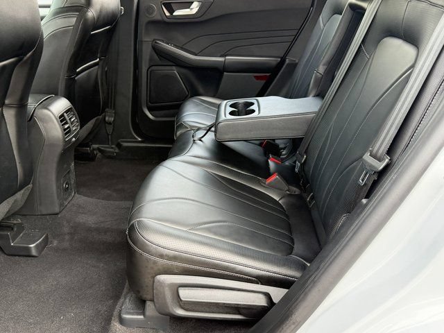 Certified 2025 Ford Escape Platinum w/ Premium Technology Package AWD/4WD image 7