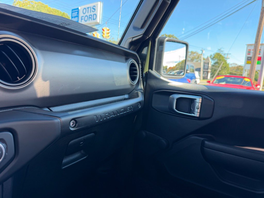 Used 2021 Jeep Wrangler Sport AWD/4WD image 16