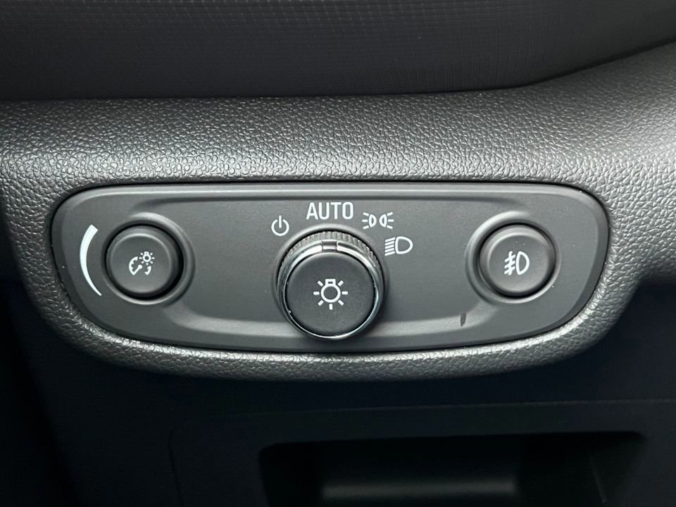 Used 2023 Chevrolet TrailBlazer ACTIV w/ Sun and Liftgate Package image 23