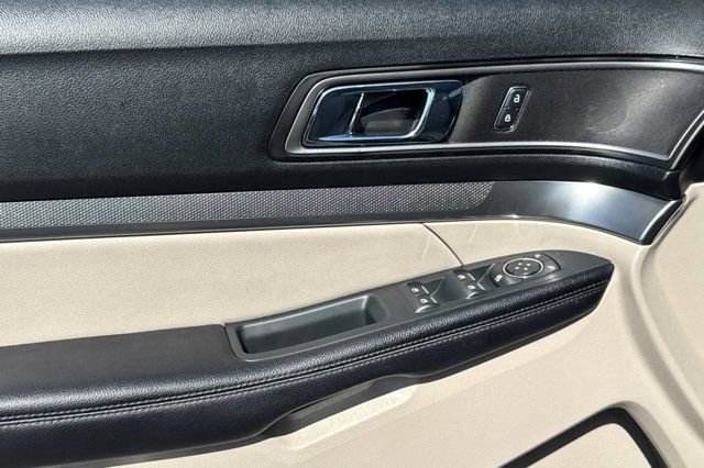 Certified 2018 Ford Explorer XLT w/ Equipment Group 202A image 12