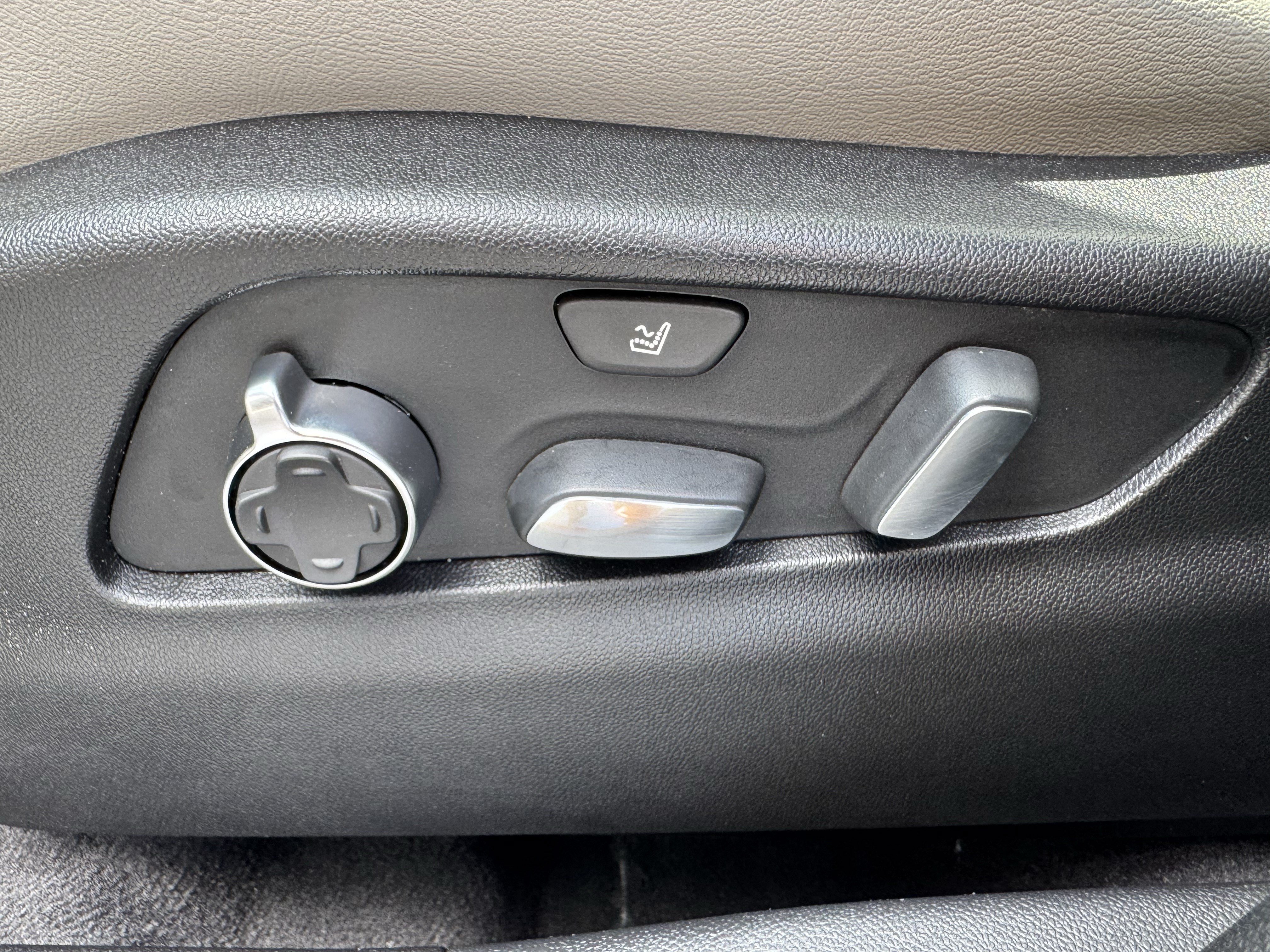 Used 2019 Cadillac XT4 Premium Luxury FWD image 14