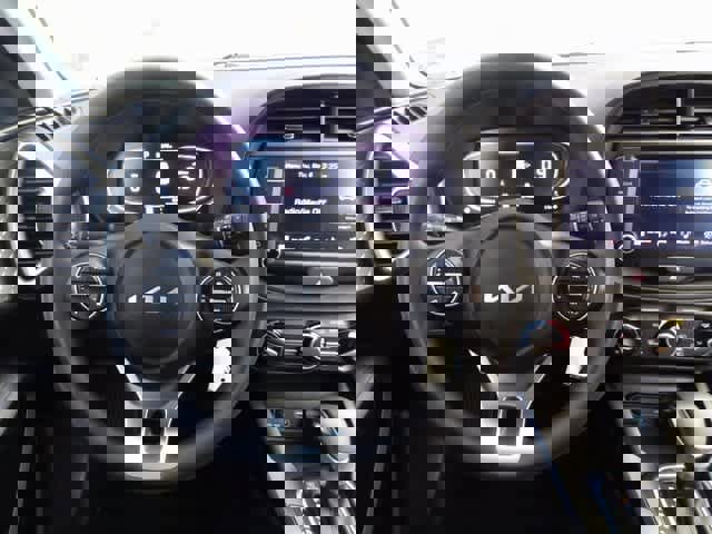 Used 2023 Kia Soul LX w/ LX Technology Package image 11