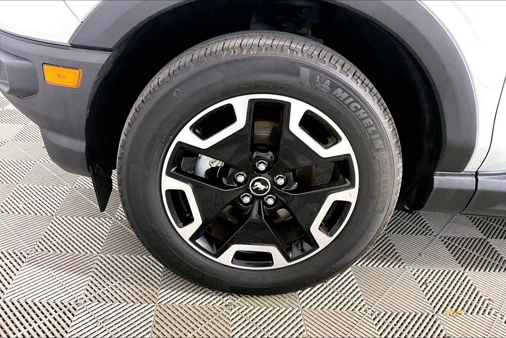 Certified 2024 Ford Bronco Sport Outer Banks w/ Tech Package AWD/4WD image 7
