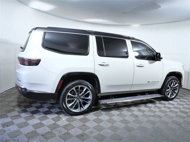 Used 2022 Jeep Wagoneer Series III w/ Premium Group I image 2