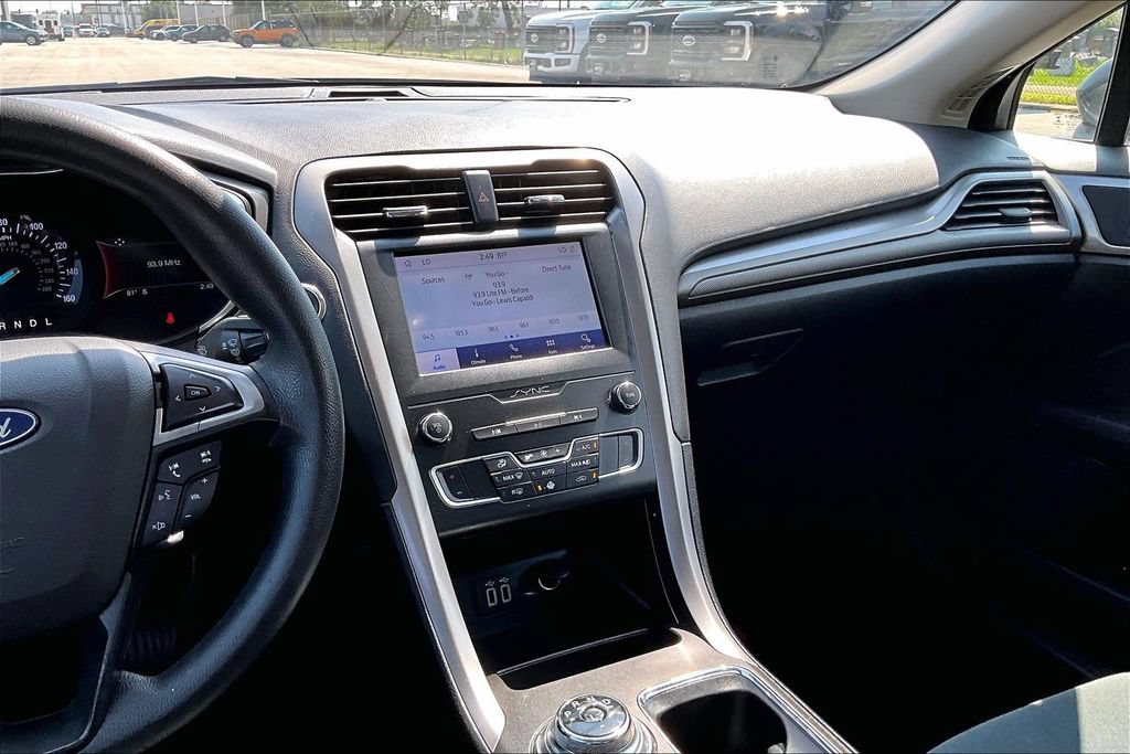 Certified 2020 Ford Fusion SE FWD image 6
