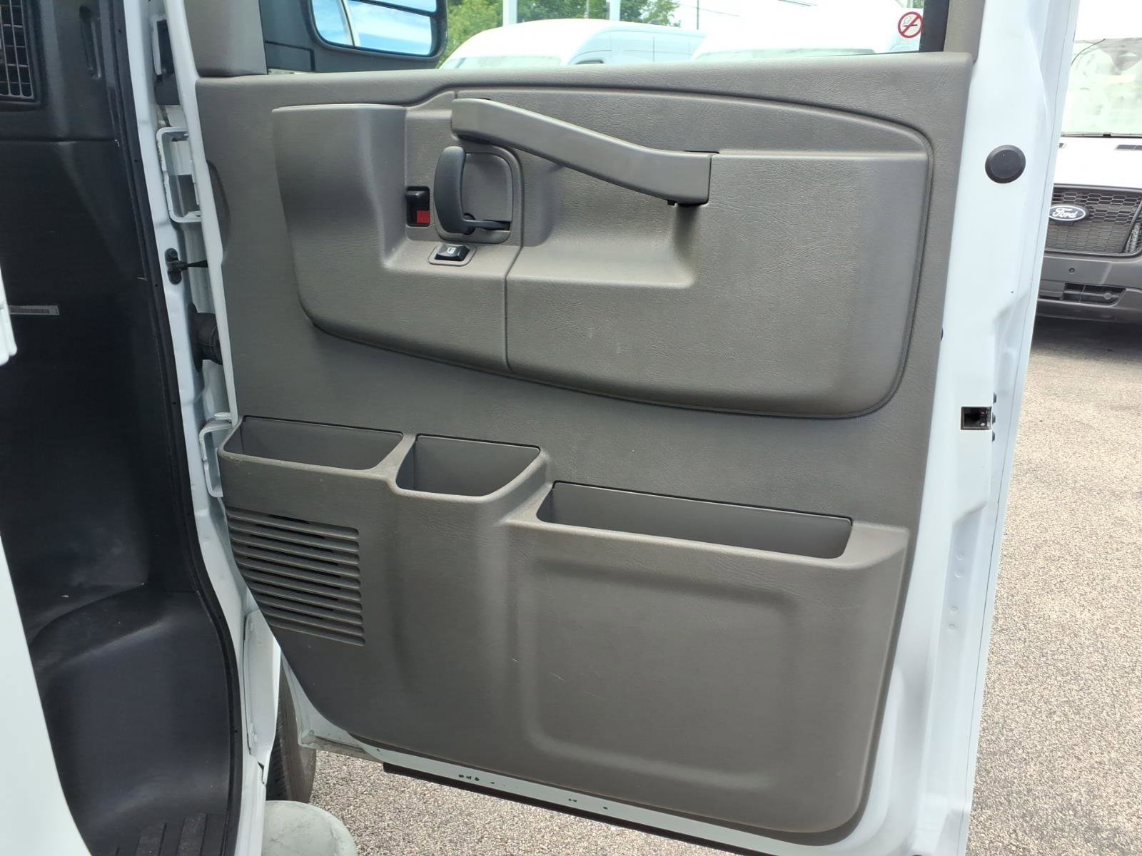 Used 2024 Chevrolet Express 2500 w/ Driver Convenience Package RWD image 20