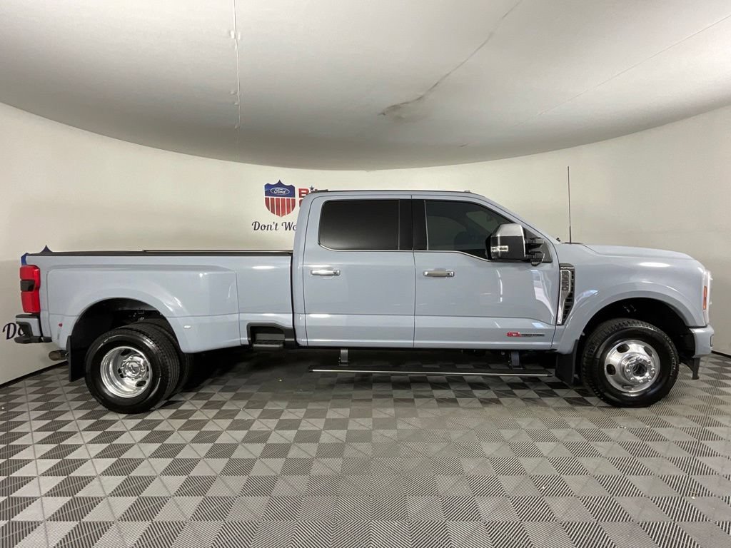 Certified 2024 Ford F350 Platinum AWD/4WD image 2