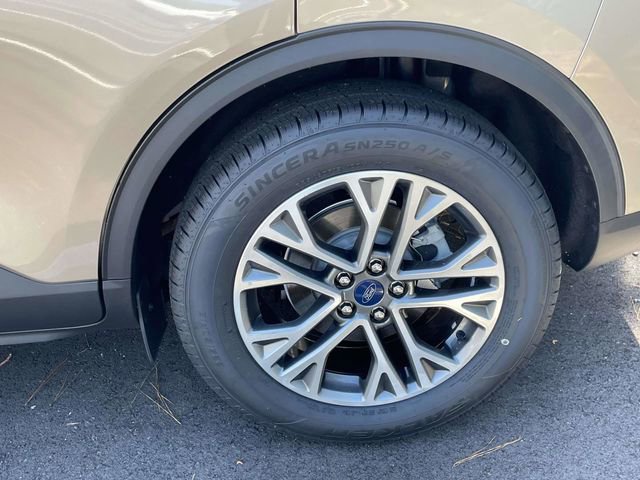 Certified 2021 Ford Escape SEL FWD image 29