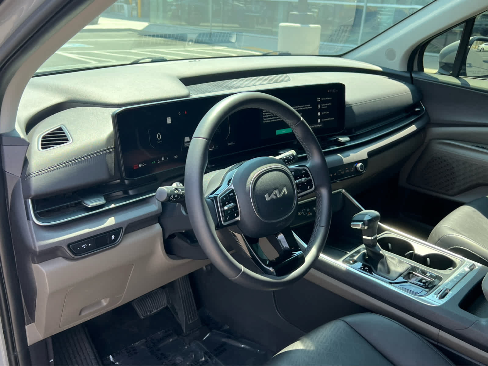 Used 2025 Kia Carnival SX FWD image 28