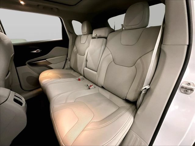 Used 2021 Jeep Cherokee Latitude Lux w/ Sun & Sound Group AWD/4WD image 25