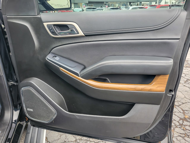 Used 2020 GMC Yukon Denali w/ Denali Ultimate Black Edition image 24