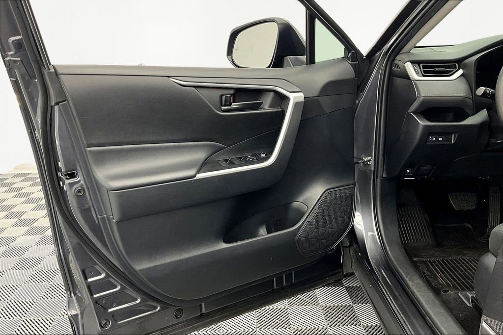 Used 2024 Toyota RAV4 LE image 23
