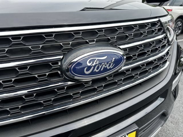 Certified 2023 Ford Explorer XLT w/ Equipment Group 202A AWD/4WD image 10