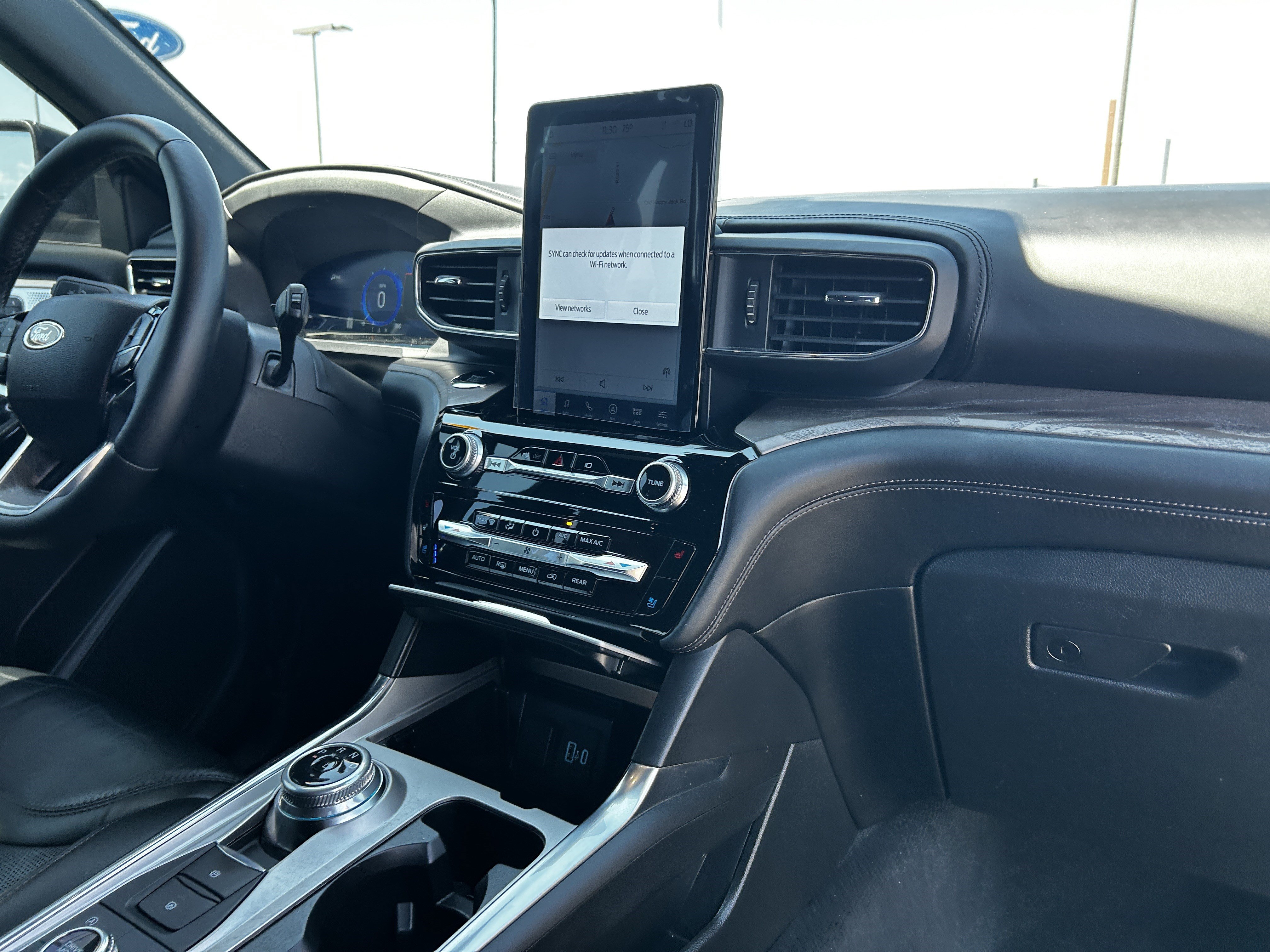 Certified 2023 Ford Explorer Platinum w/ Premium Technology Package AWD/4WD image 14