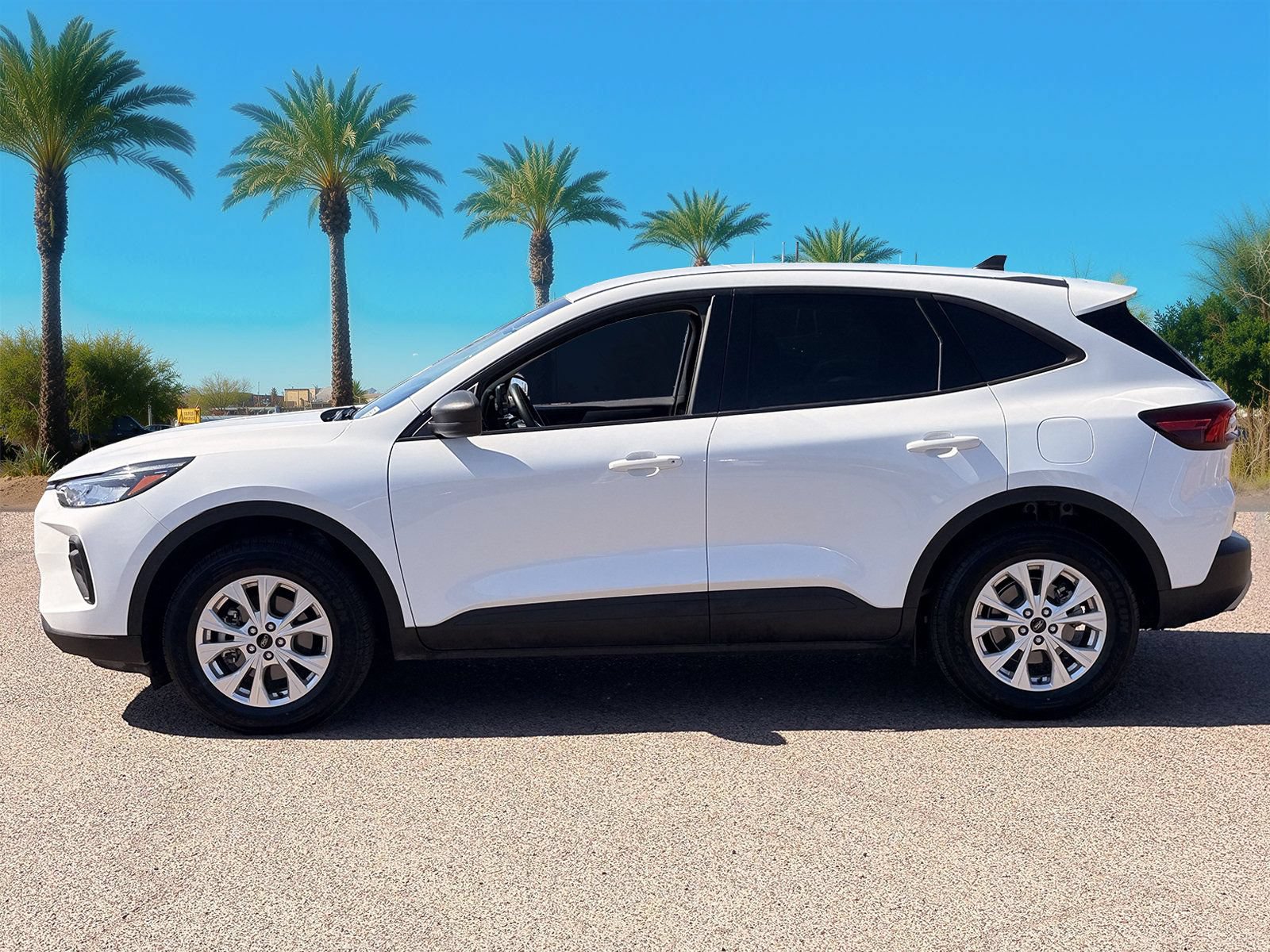 Certified 2025 Ford Escape Active AWD/4WD image 2